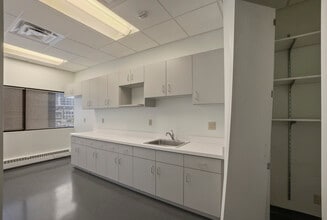 330 2nd Ave S, Minneapolis, MN for lease Interior Photo- Image 2 of 14