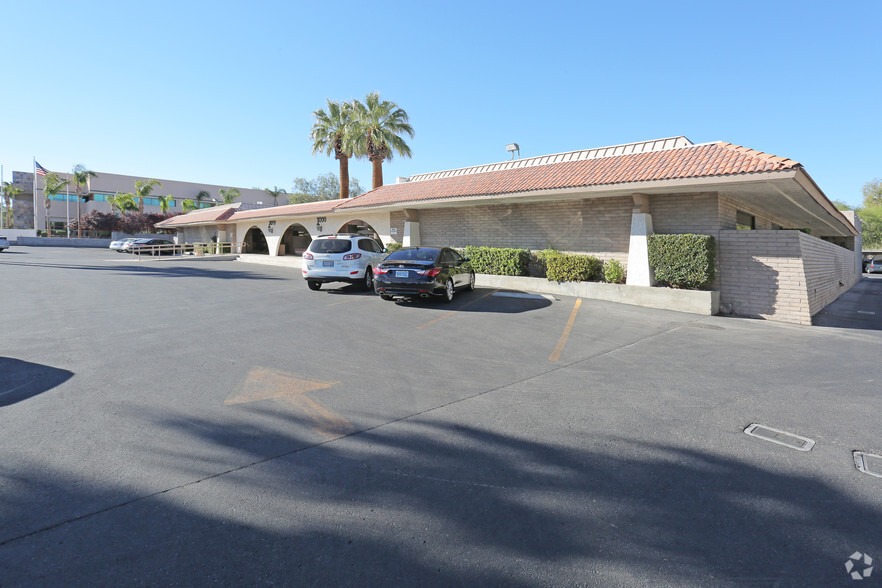 3000 W Charleston Blvd, Las Vegas, NV for sale - Primary Photo - Image 1 of 1