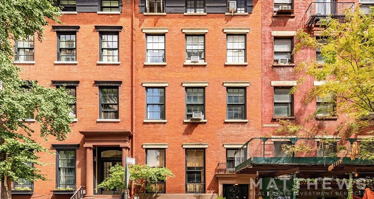 13 E 9th St, New York, NY à vendre - Photo du bâtiment - Image 2 de 3