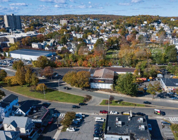 260 Eastern Ave, Malden, MA à vendre - Photo du bâtiment - Image 3 de 6