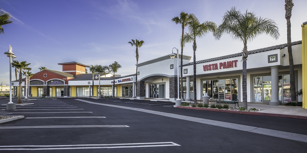 2200 Outlet Center Dr, Oxnard, CA for lease - Building Photo - Image 1 of 7