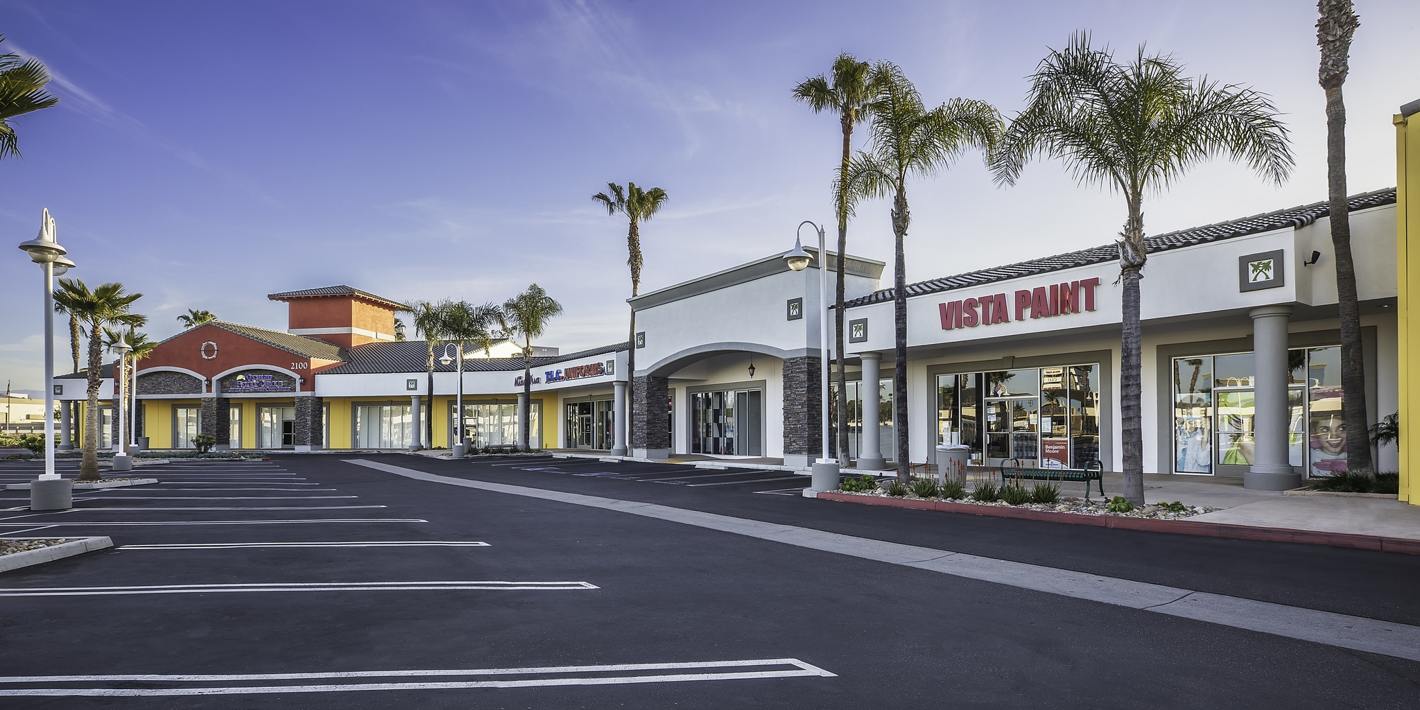 2200 Outlet Center Dr, Oxnard, CA for lease Primary Photo- Image 1 of 8
