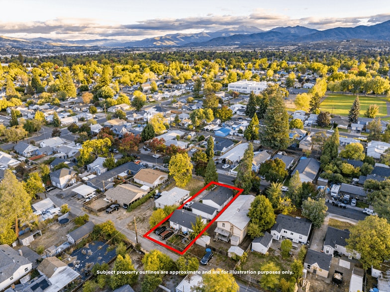 1036 W 12th St, Medford, OR for sale - Building Photo - Image 3 of 51