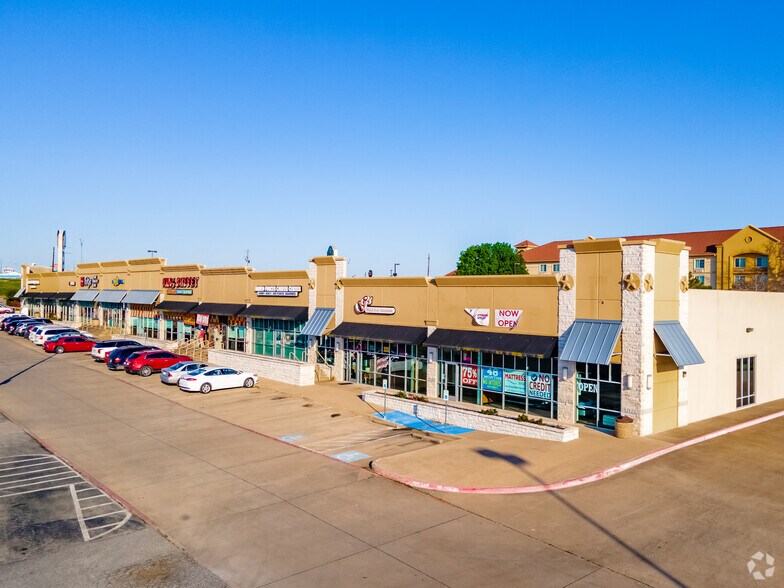 2916 N US Highway 75, Sherman, TX à louer - Photo du bâtiment - Image 2 de 32
