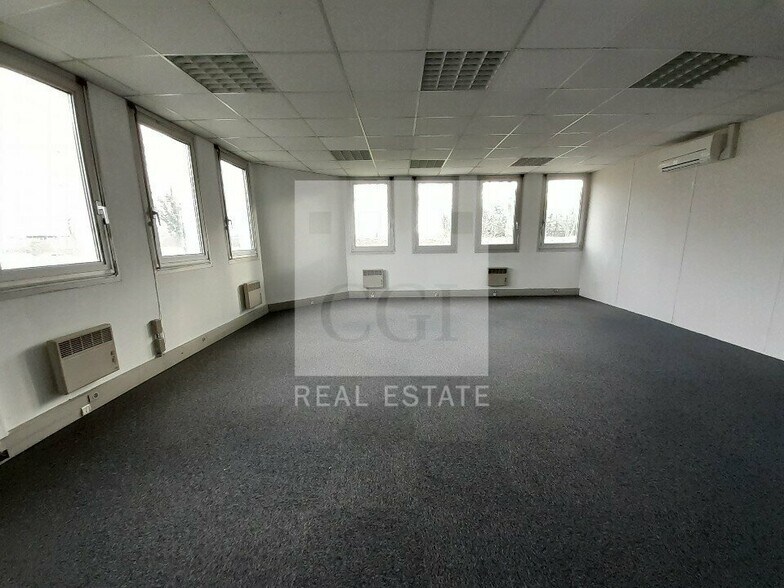 6 Bis Rue Maryse Bastié, Bron à vendre - Photo intérieure - Image 3 de 8