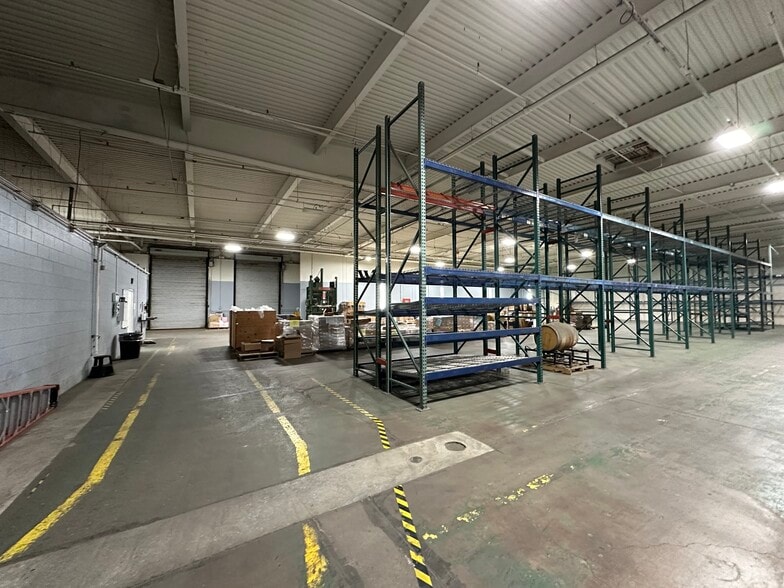 850-900 E Stowell Rd, Santa Maria, CA à louer - Photo intérieure - Image 1 de 4