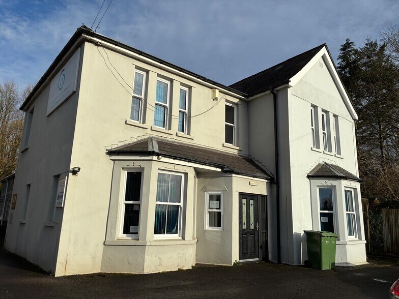 Cowbridge Rd, Bridgend à louer - Photo du bâtiment - Image 3 de 4