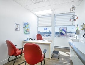2122-2134 Av Victoria, Longueuil, QC for lease Interior Photo- Image 2 of 3