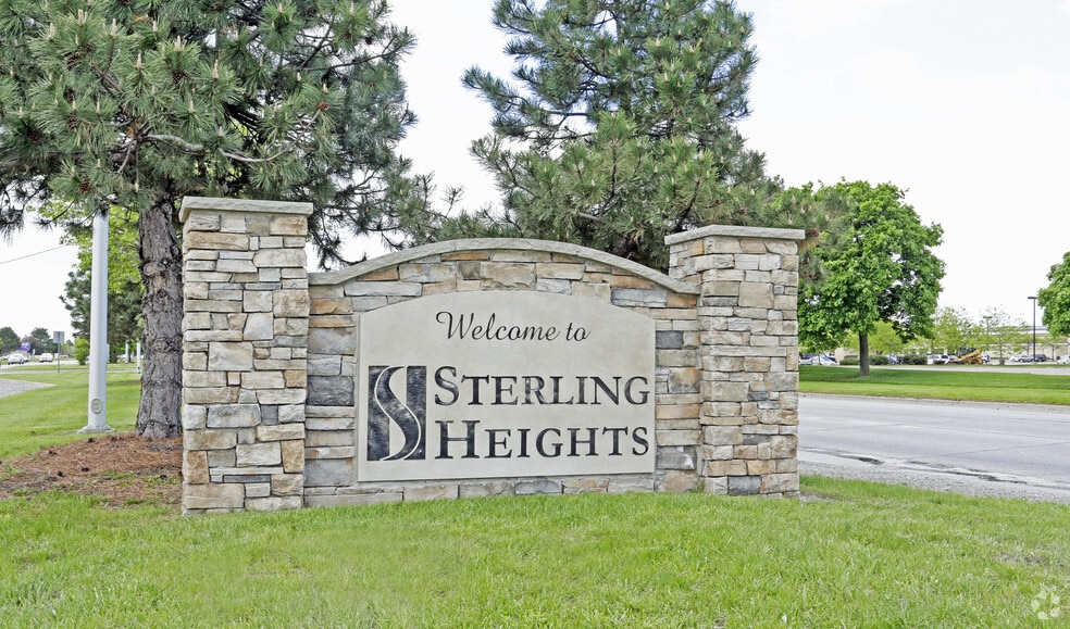 13400-13486 Canal Rd, Sterling Heights, MI for lease - Building Photo - Image 3 of 9