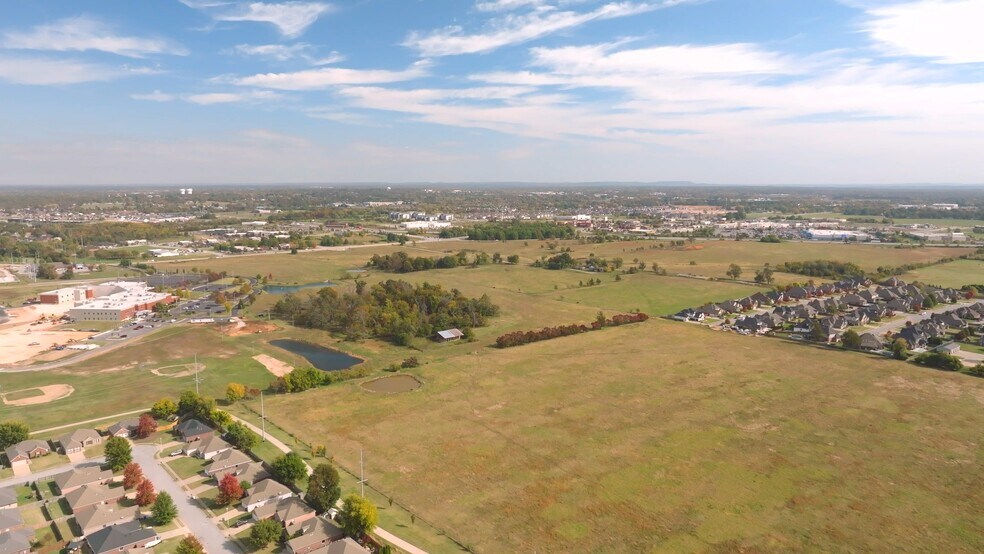 W Pleasant Grove Rd, Rogers, AR à vendre - Vidéo sur l’inscription commerciale - Image 3 de 16
