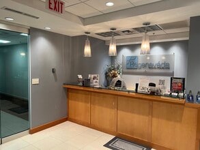 1 E Delaware Pl, Chicago, IL for lease Interior Photo- Image 2 of 7