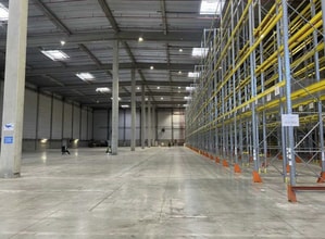 Industriel dans Savigny-le-Temple à louer Photo intérieure- Image 2 de 8