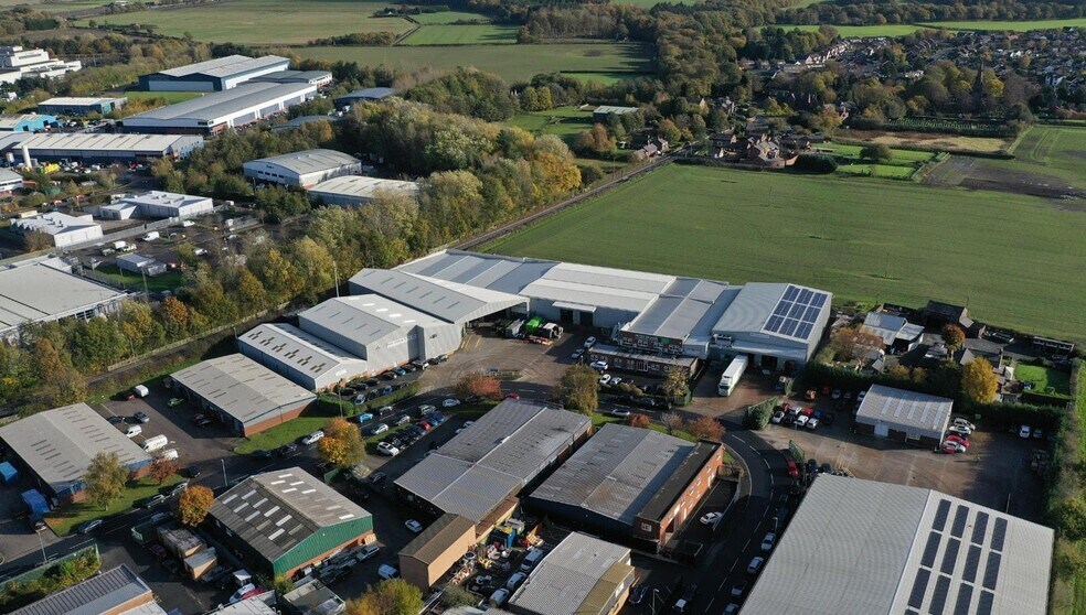 Caddick Rd, Prescot à louer - Photo du bâtiment - Image 2 de 6