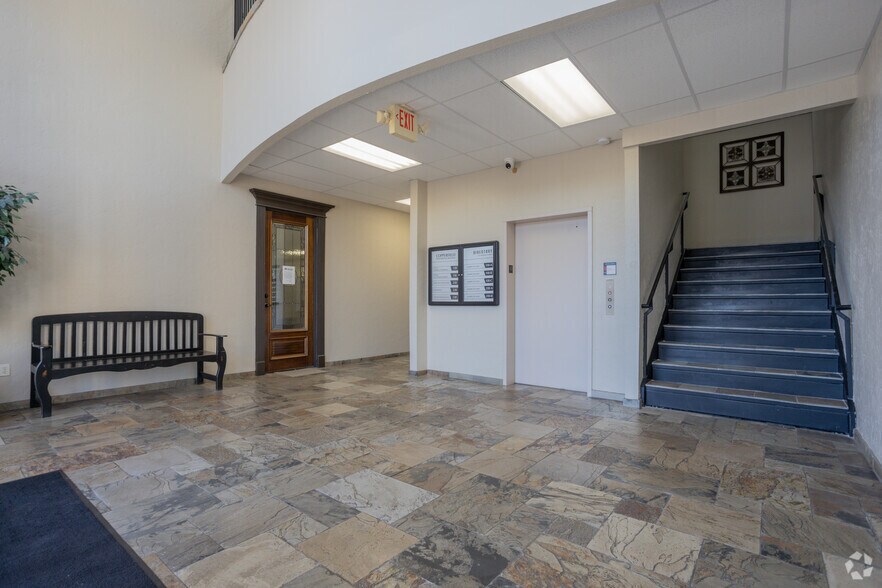 8711 Highway 6 N, Houston, TX à louer - Hall d’entrée - Image 3 de 11