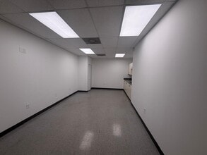11001 Roosevelt Blvd, Saint Petersburg, FL for lease Interior Photo- Image 2 of 6