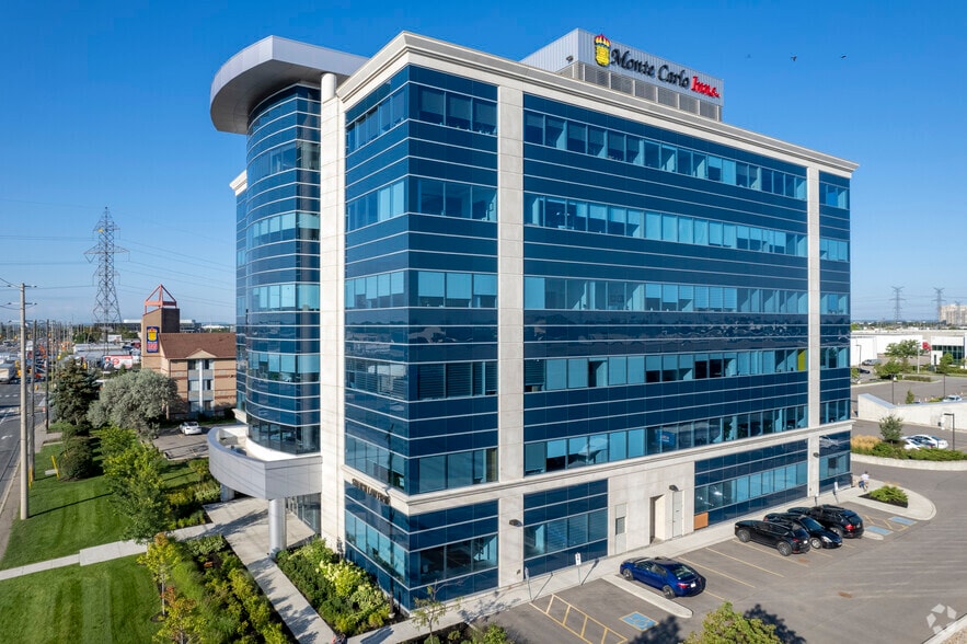 218 Export Blvd, Mississauga, ON à vendre - Photo du bâtiment - Image 2 de 6
