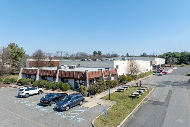 Plus de détails pour 317 Fairfield Rd, Howell, NJ - Industriel à louer
