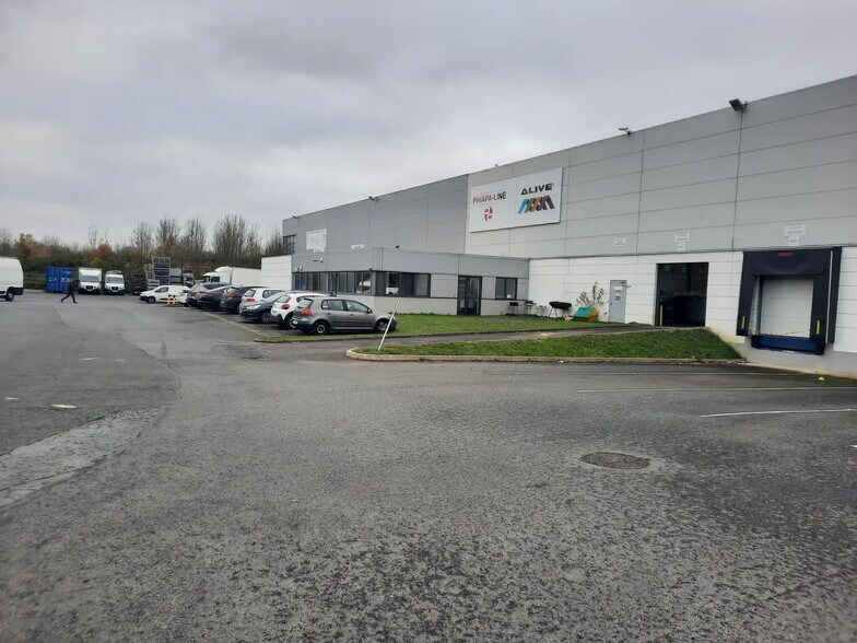 Industriel dans Lieusaint à louer - Photo du bâtiment - Image 1 de 4