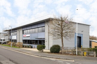 More details for 941-942 Yeovil Rd, Slough - Industrial for Lease