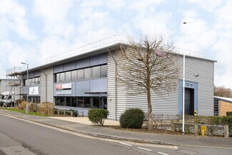 More details for 941-942 Yeovil Rd, Slough - Industrial for Lease