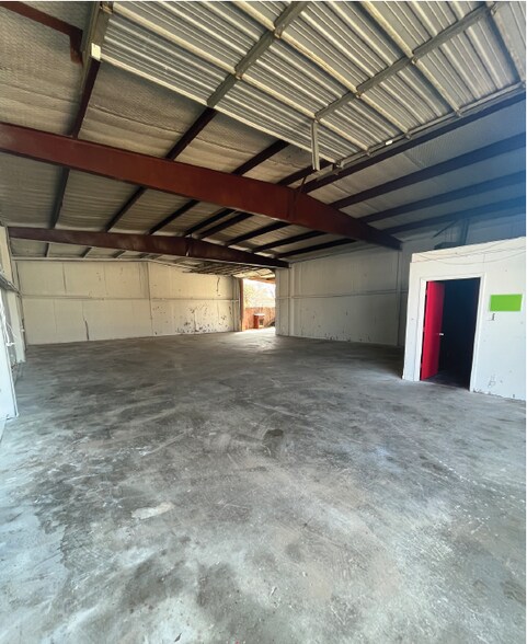 106 Industrial Dr, Kennedale, TX à vendre - Photo intérieure - Image 2 de 9