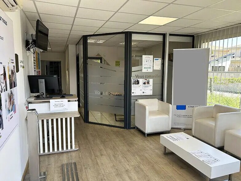 Office in Biganos for sale - Interior Photo - Image 1 of 3