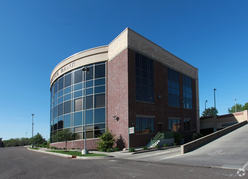 310 Pinnacle Way, Eau Claire, WI à louer - Photo du bâtiment - Image 2 de 9