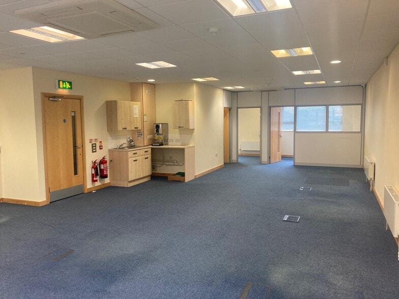 A4 Old Gloucester Rd, Bristol for lease - Interior Photo - Image 3 of 6