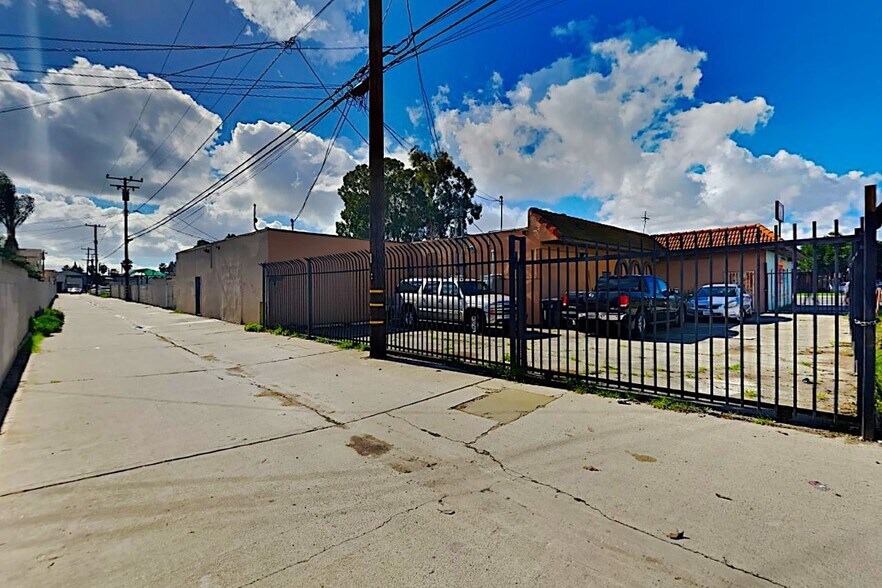 6176 Atlantic Blvd, Long Beach, CA à vendre - Photo du bâtiment - Image 2 de 22