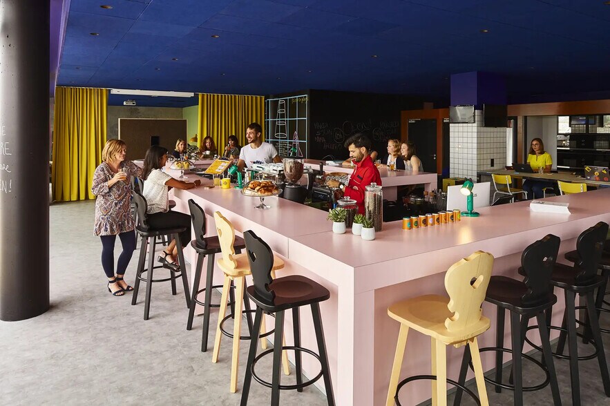 51 Quai Lawton, Bordeaux for lease - Interior Photo - Image 3 of 6