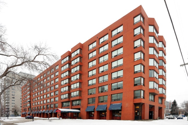 More details for 10160 114th St, Edmonton, AB - Multifamily for Sale