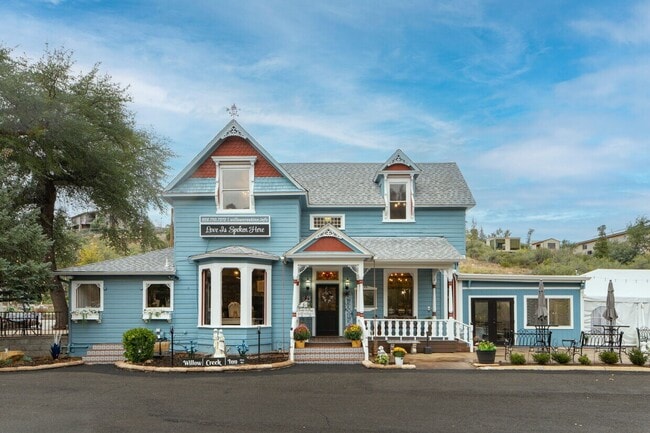 Plus de détails pour 2516 Willow Creek Rd, Prescott, AZ - Commerce de détail à vendre