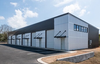 9020 Pensacola Blvd, Pensacola, FL for lease Interior Photo- Image 1 of 4