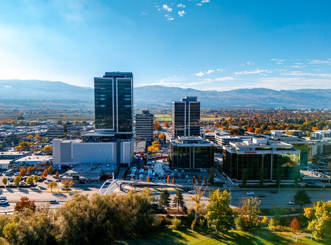 Plus de détails pour 1700 Dickson Av, Kelowna, BC - Plusieurs types d'espaces à louer