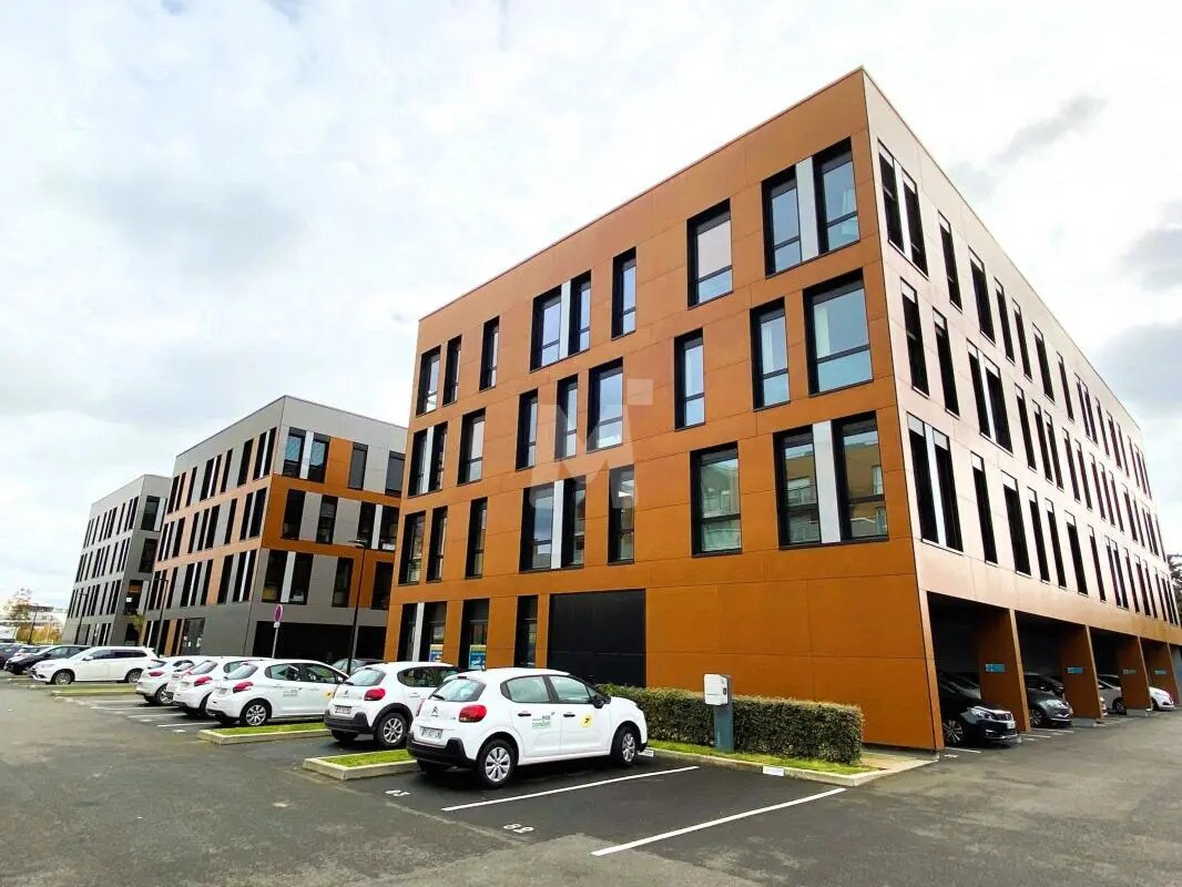 Office in Lieusaint for lease Building Photo- Image 1 of 14