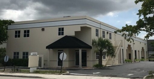 16112 NW 13th Ave, Miami, FL à louer - Photo du bâtiment - Image 1 de 1