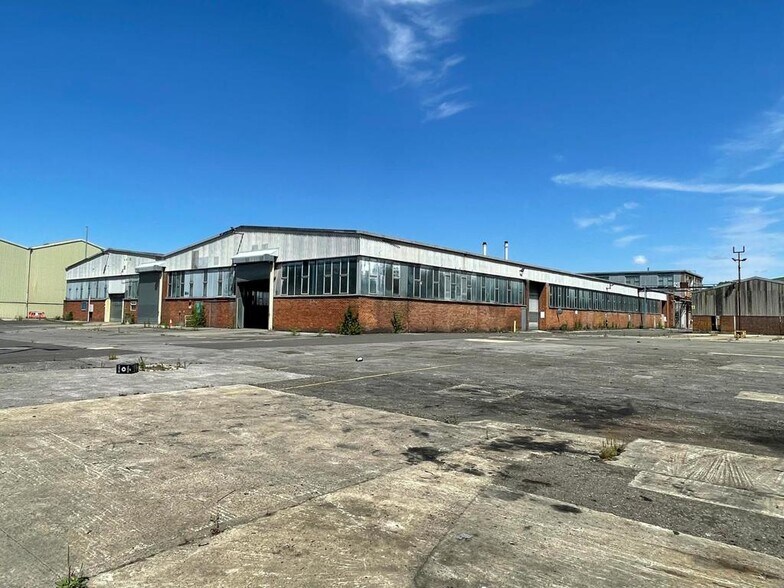 Bath Rd, Melksham à louer - Photo du bâtiment - Image 2 de 8