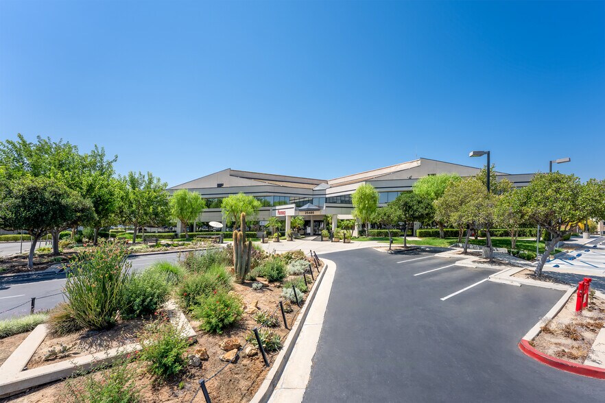 25485 Medical Center Dr, Murrieta, CA à louer - Photo du bâtiment - Image 3 de 9