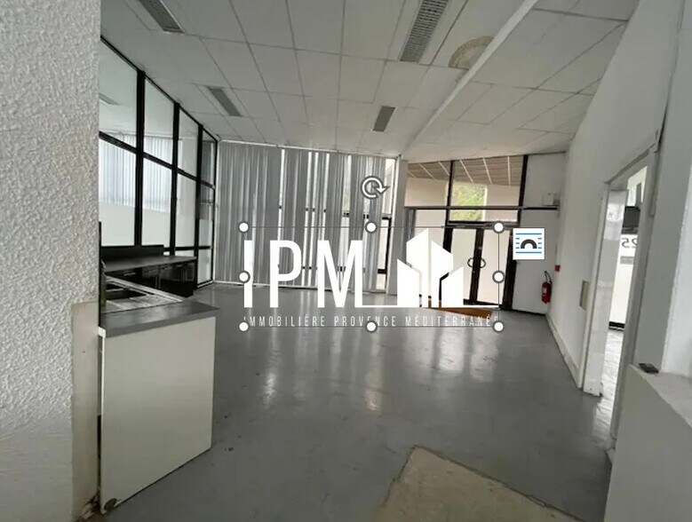 Flex in Gémenos for lease - Building Photo - Image 2 of 10