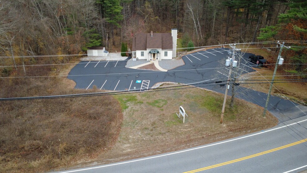 110 Ponemah Rd, Amherst, NH à vendre - Photo du bâtiment - Image 2 de 14