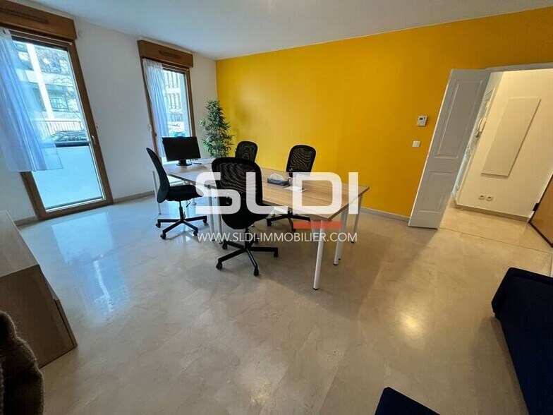 14 Rue Philomène Magnin, Lyon for sale - Interior Photo - Image 2 of 9