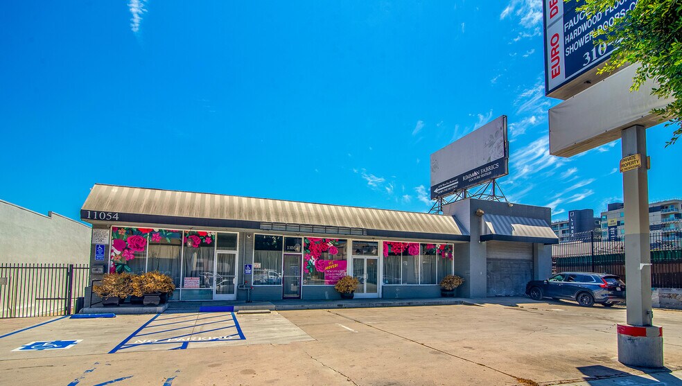 11054 W Pico Blvd, Los Angeles, CA à vendre - Photo du bâtiment - Image 2 de 5