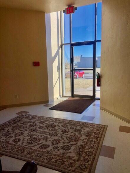 1710 Charles Allen Dr, Chickasha, OK à vendre - Photo du bâtiment - Image 3 de 6