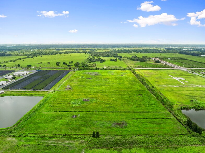 1539 N Kings Hwy, Fort Pierce, FL for sale - Building Photo - Image 3 of 26