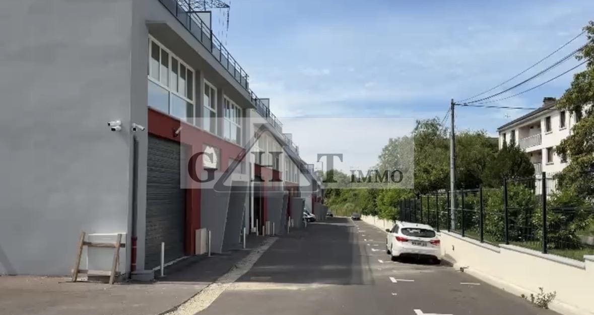 Industrial in Gagny for lease Building Photo- Image 1 of 6