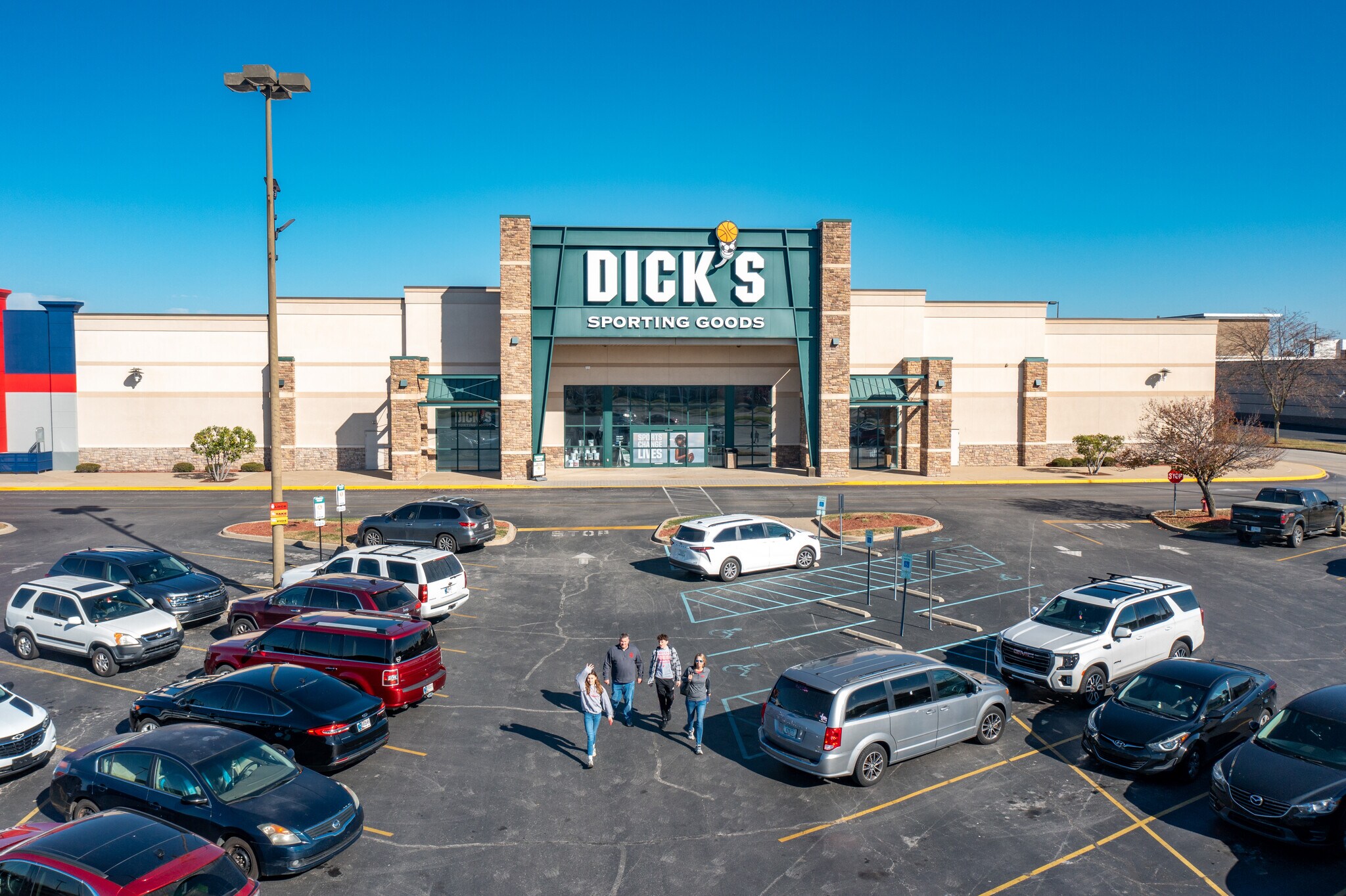 951 E Lewis and Clark Pky, Clarksville, IN for lease Building Photo- Image 1 of 8