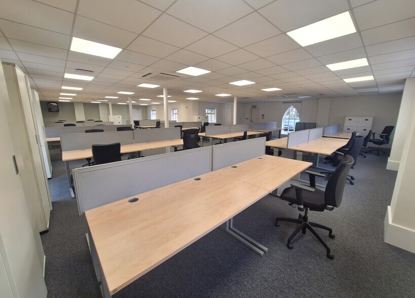 Evesham Road, Bishops Cleeve à louer - Photo intérieure - Image 2 de 4