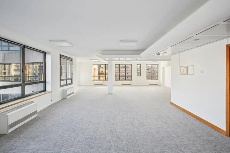 Office in Levallois-Perret for lease - Interior Photo - Image 3 of 14