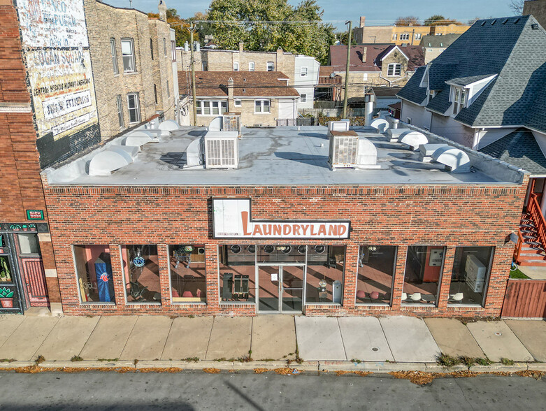 3050 W Diversey Ave, Chicago, IL à vendre - Photo du bâtiment - Image 1 de 1