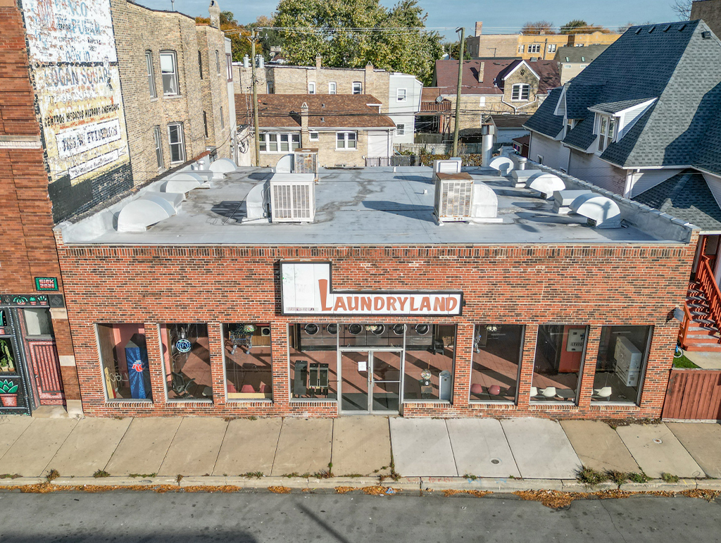 3050 W Diversey Ave, Chicago, IL à vendre Photo du bâtiment- Image 1 de 1